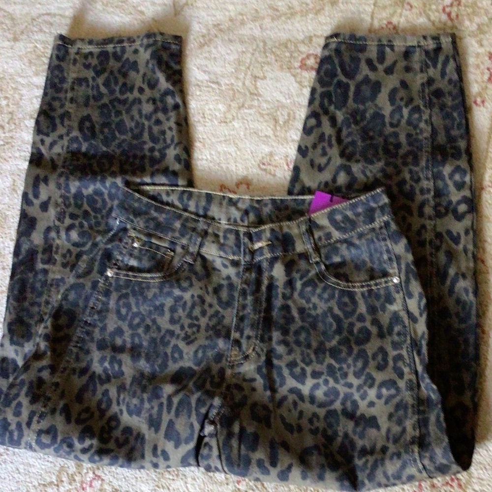 Women’s Happy Trails Printed Mid Rise Barrel Jeans various READ REVIEW - Picture 12 of 15